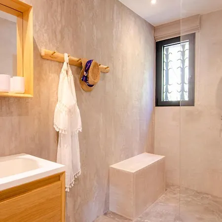 Maison Caroline - 10 Personnes Avec Piscine A 5km De Tropez *